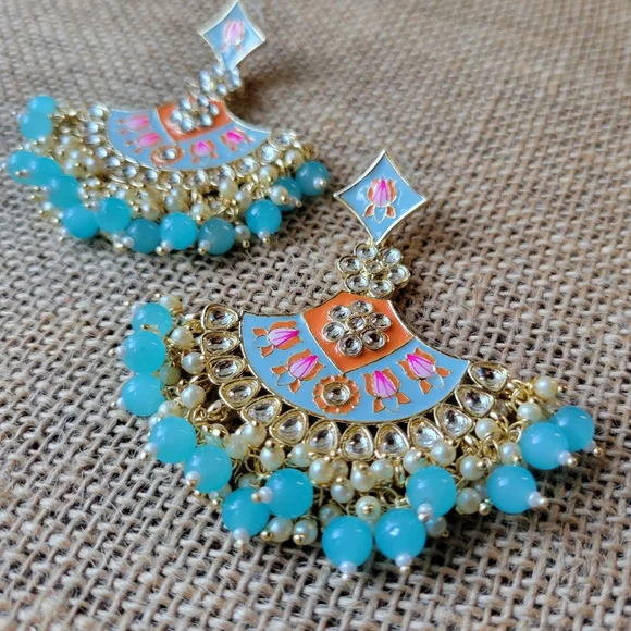 Gorgeous Handpainted Fun Bead Crystal Embellished Earrings - Picture 5 of 6